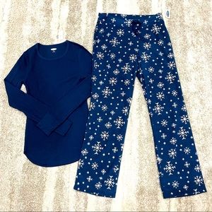 Old Navy Snowflake Pajama Set